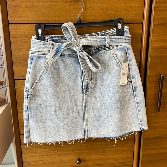 Pacsun acid wash skirt, size 27, never worn! - Picture 4 of 5